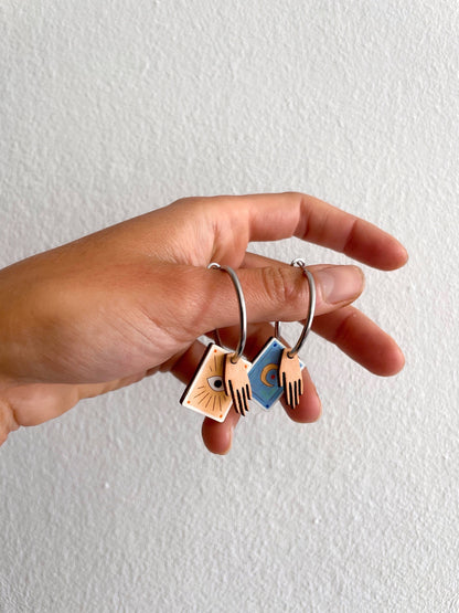 Pendientes aro Cartas del Tarot y mano
