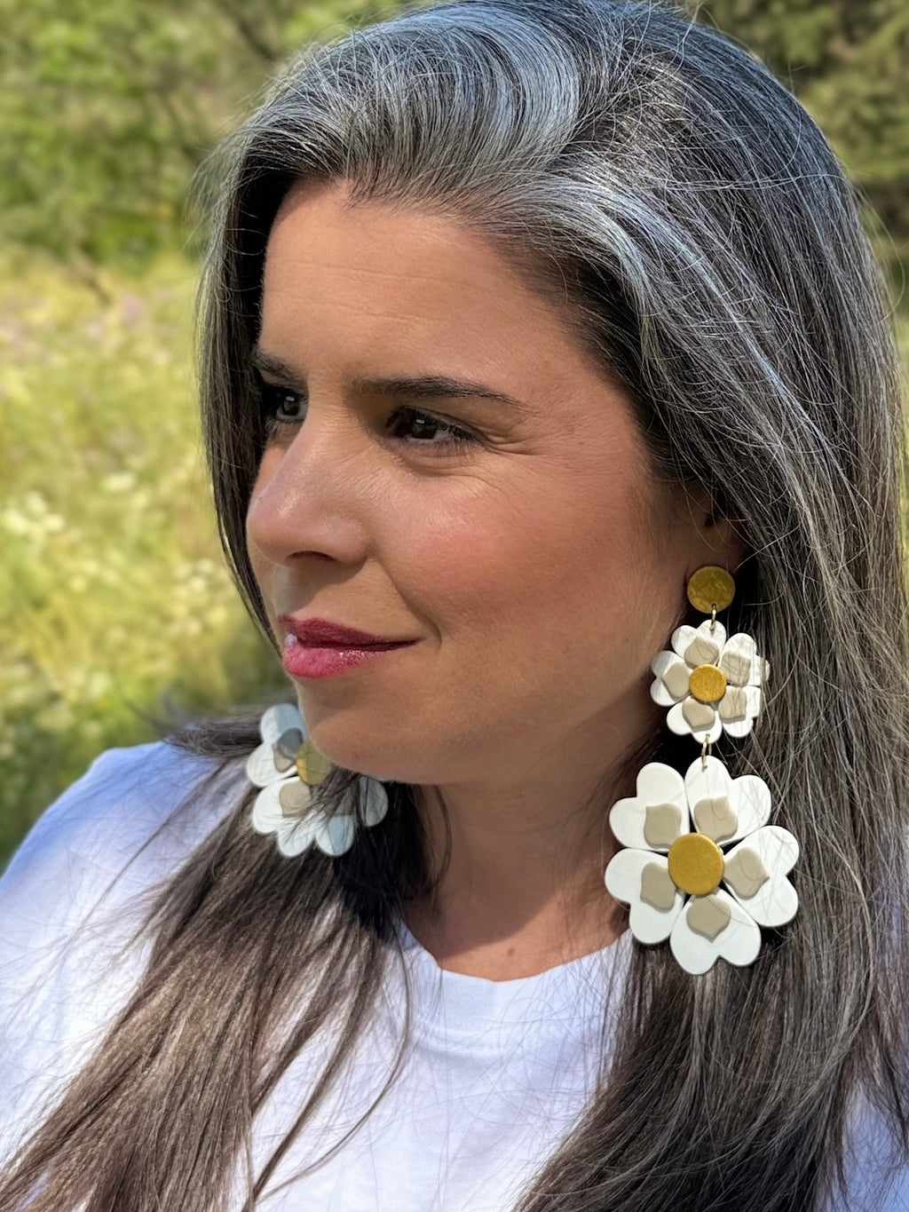 Pendiente Grovy (color blanco y dorado)
