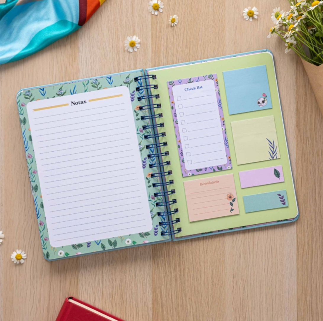 María Hesse Agenda Escolar 2025 -2026