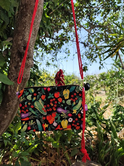 Mini bolso negro huerto frutas y verduras
