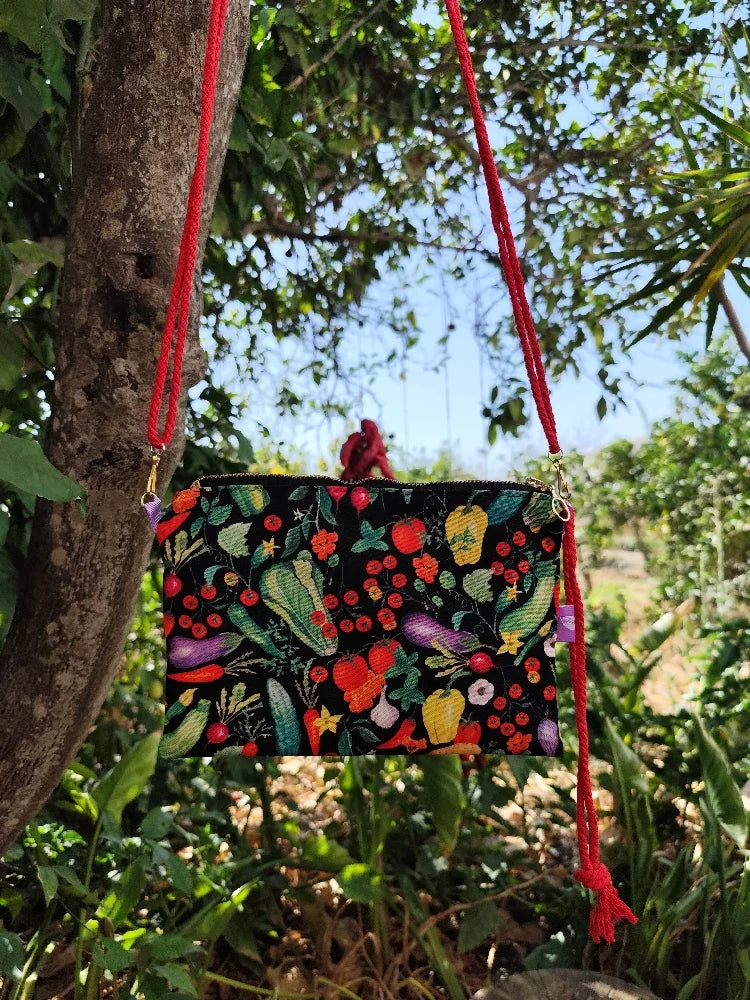Mini bolso negro huerto frutas y verduras