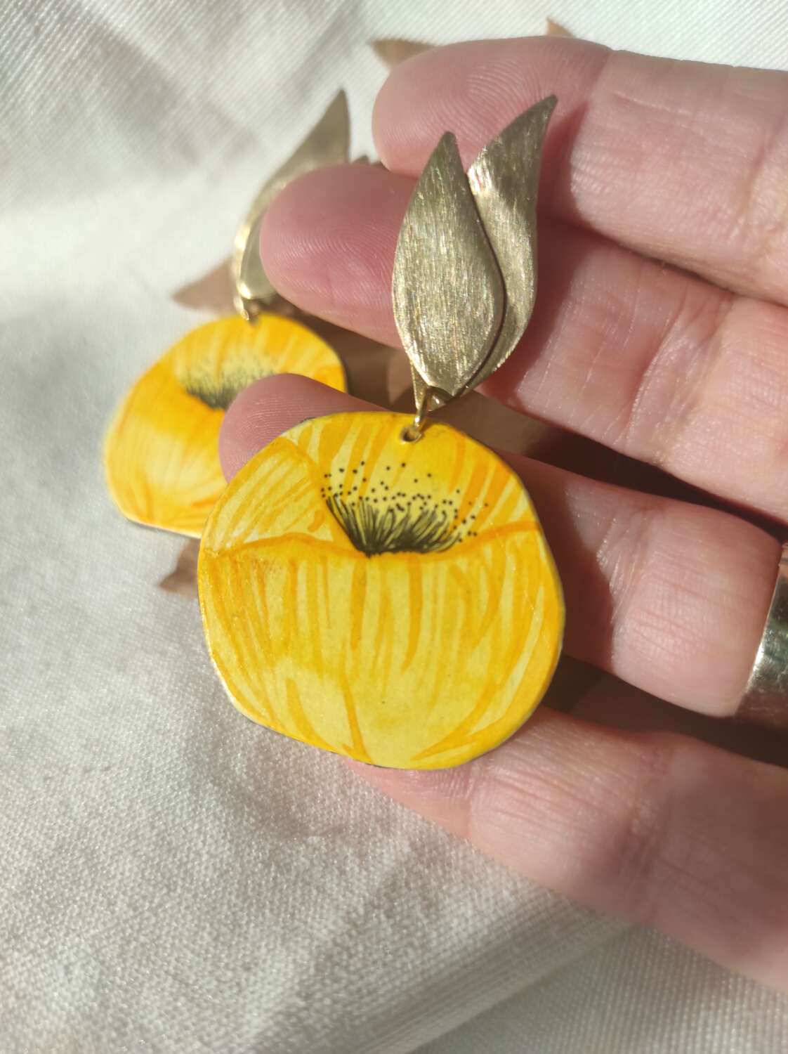 Pendientes Flor amarillo - Cartón reciclado