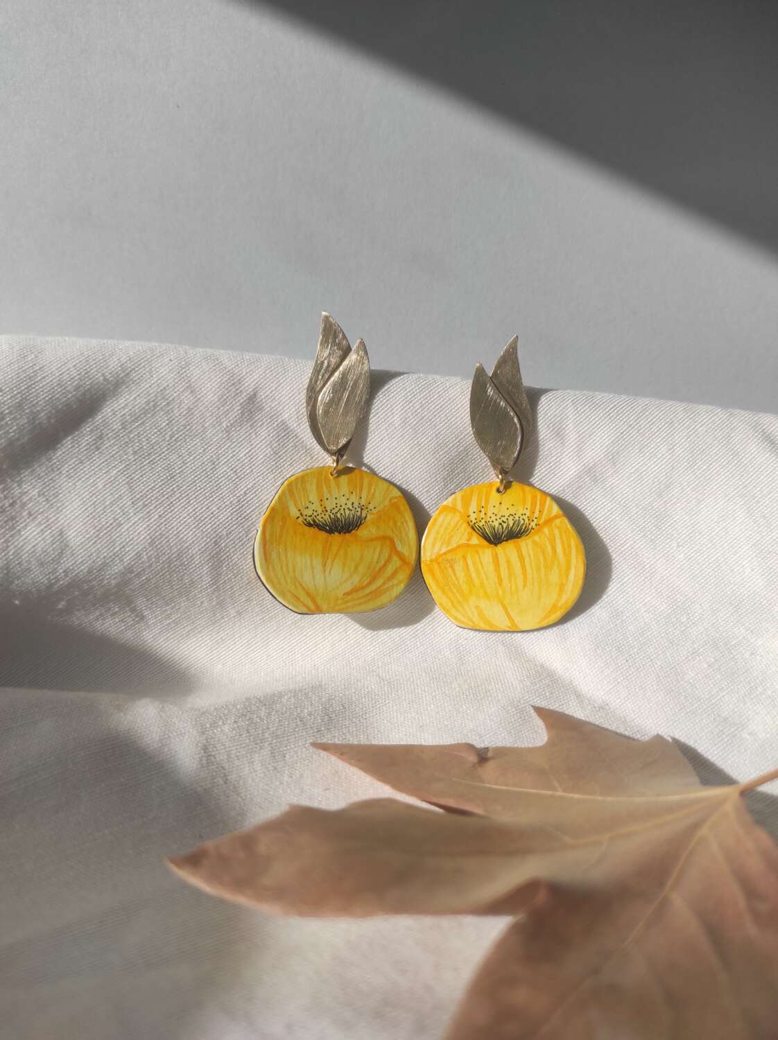 Pendientes Flor amarillo - Cartón reciclado