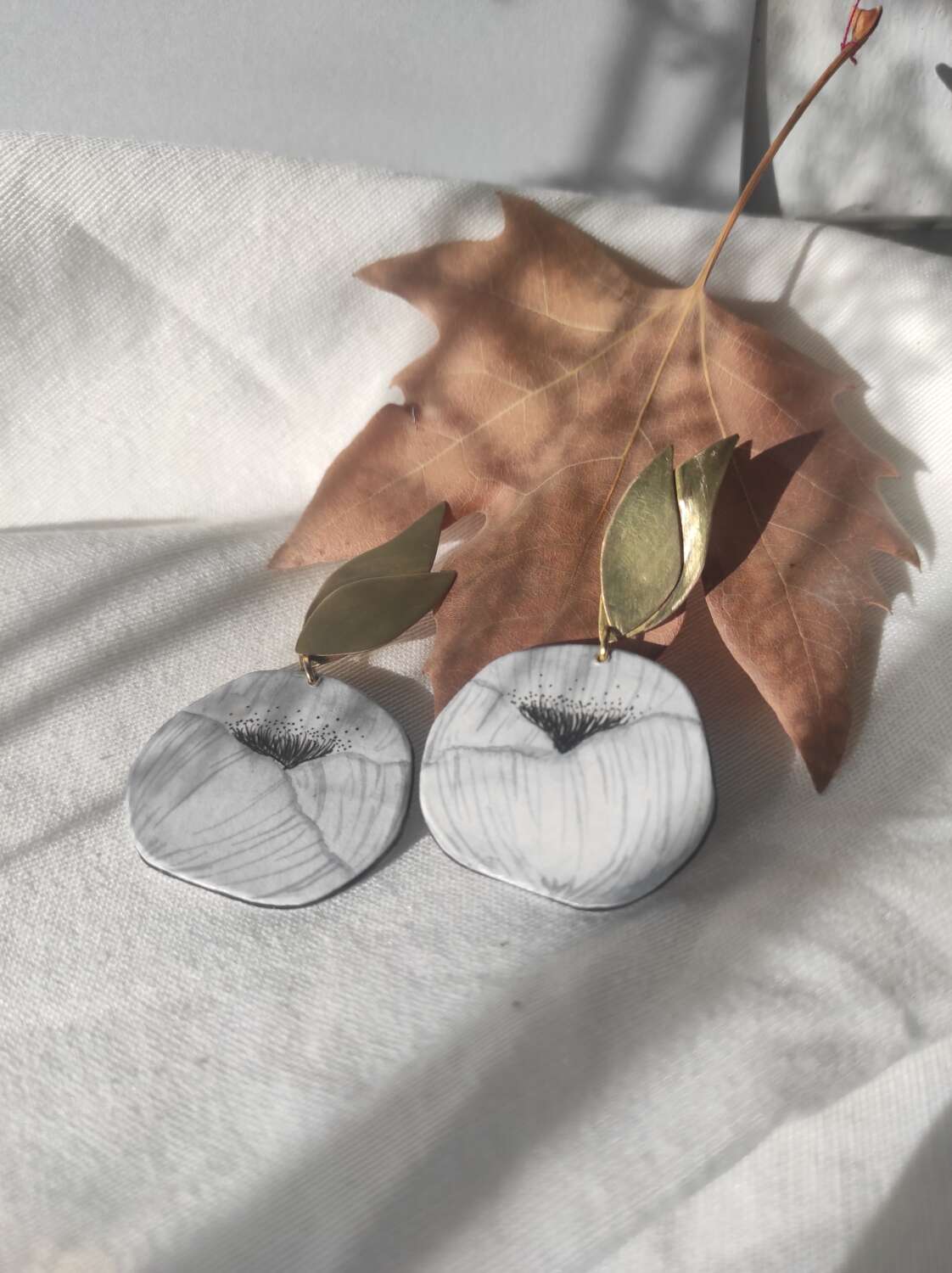 Pendientes Flor blanco - Cartón reciclado