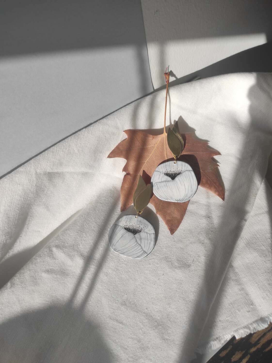Pendientes Flor blanco - Cartón reciclado