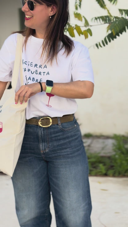 Camiseta Se cierra una puerta x Lali
