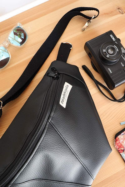 Riñonera Bandolera Negra Vegana